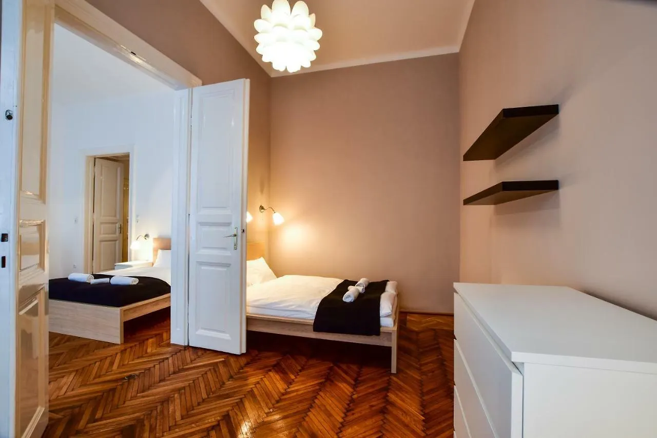 Rakoczi Apartment In The City Centre Budapest Hungary