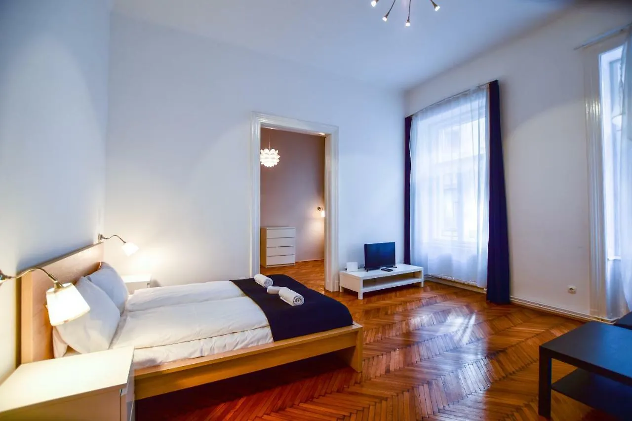 Rakoczi Apartment In The City Centre Budapest