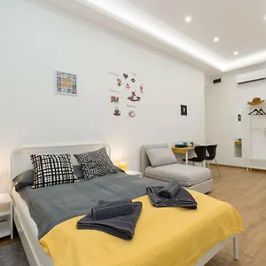Holidays Downtown Apartmán