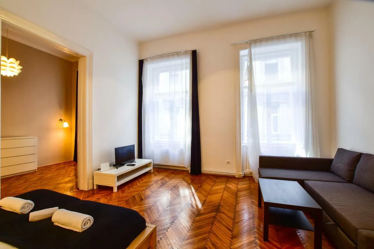 Rakoczi Apartment In The City Centre Budapest